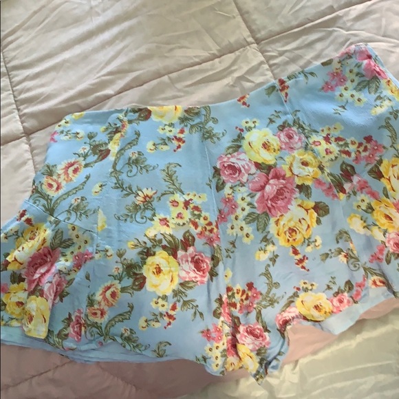 Flowered print shorts - Picture 5 of 5